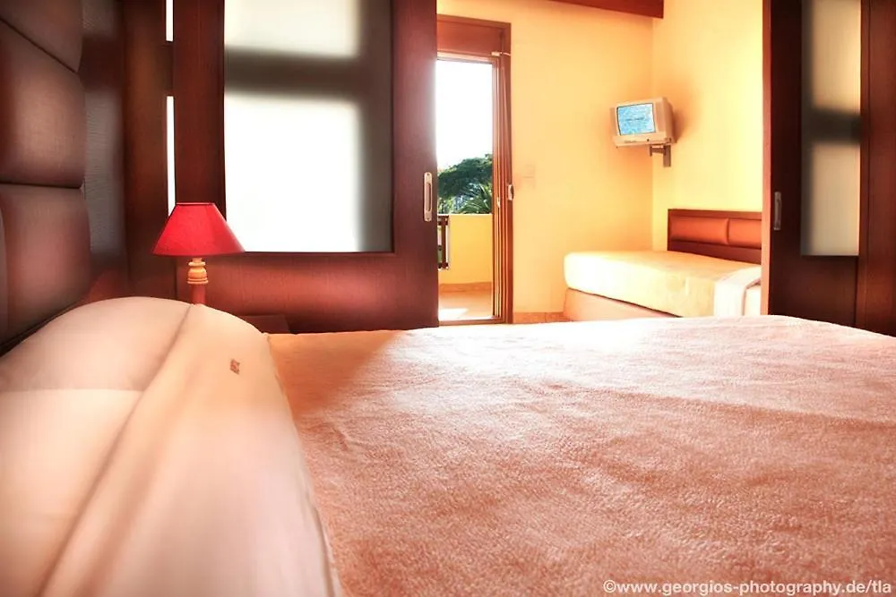 Vergos Hotel Вурвуру Апарт-отель